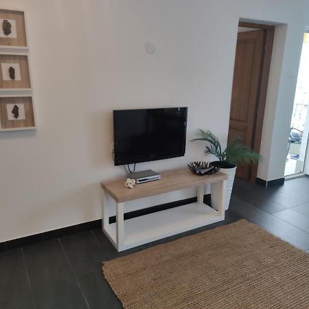 Apartments Obala Малинска Екстериор снимка