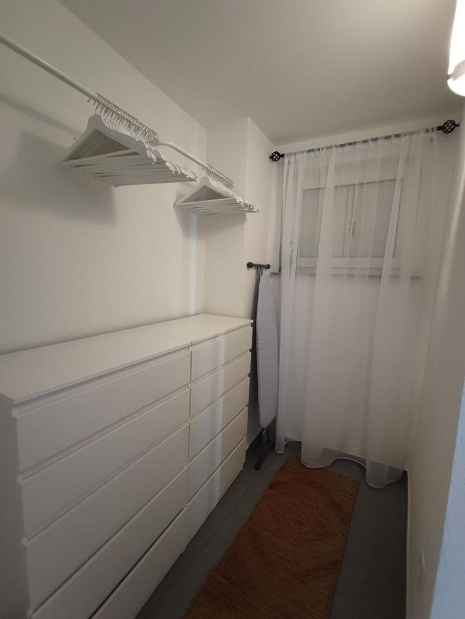 Apartments Obala Малинска Екстериор снимка