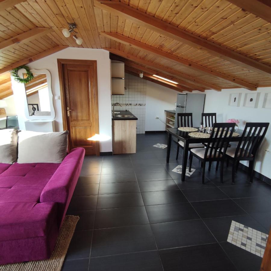Apartments Obala Малинска Екстериор снимка