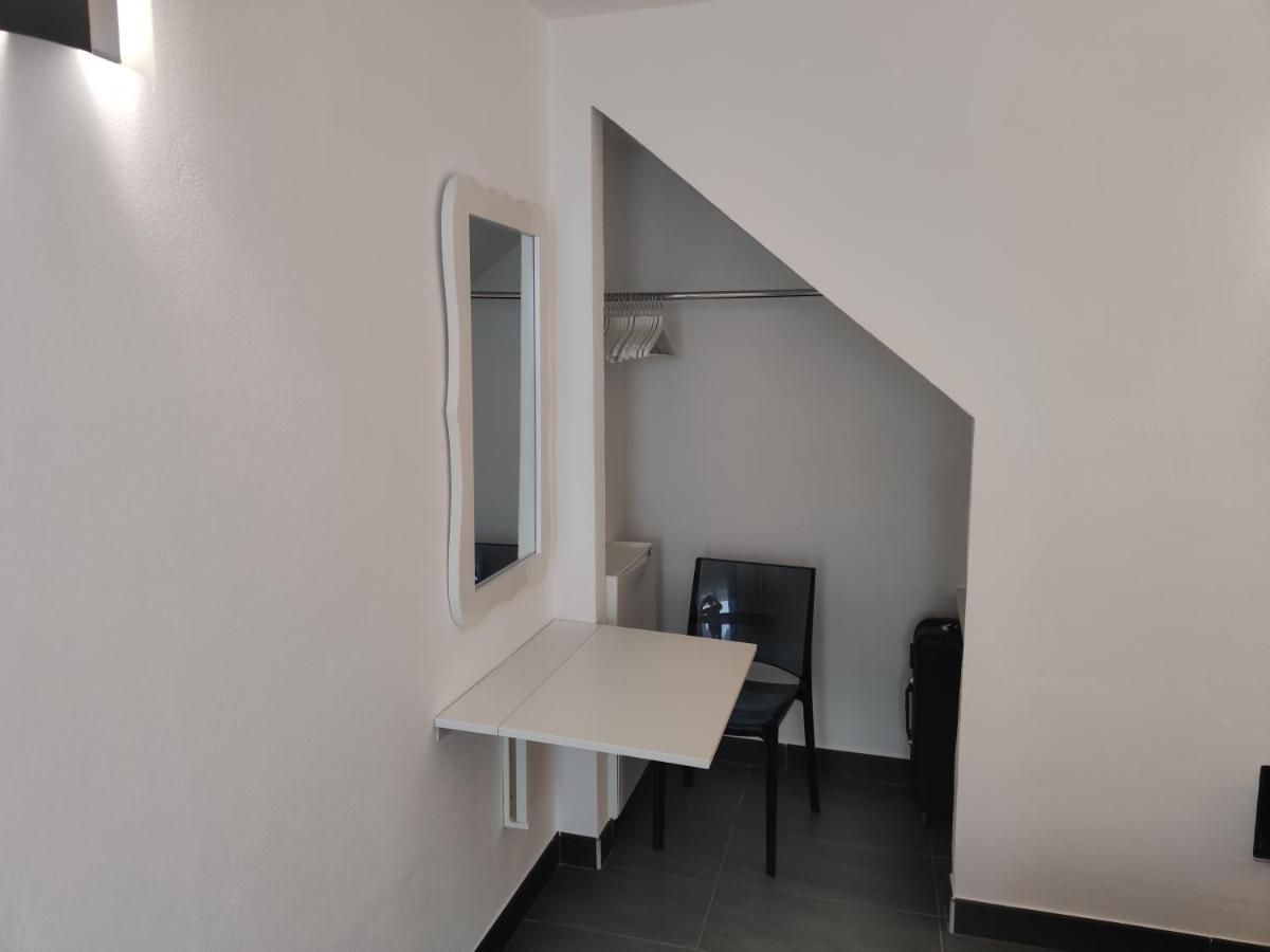 Apartments Obala Малинска Екстериор снимка