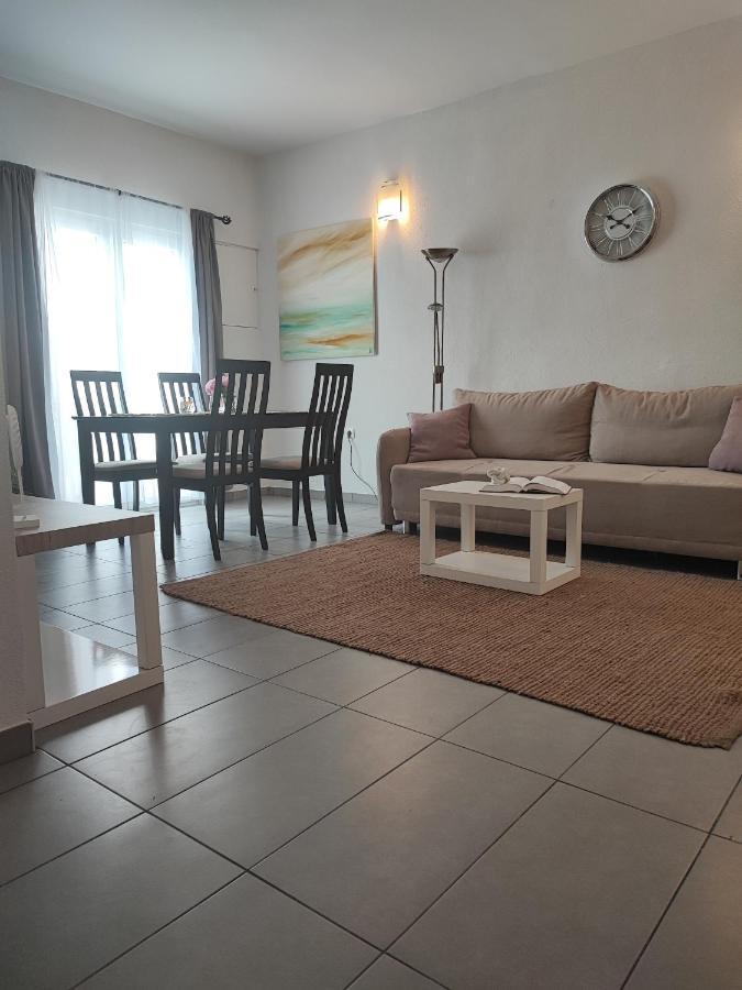 Apartments Obala Малинска Екстериор снимка