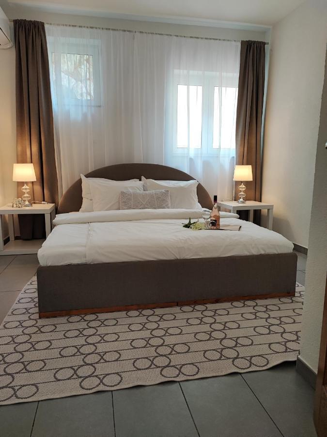Apartments Obala Малинска Екстериор снимка