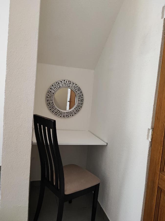 Apartments Obala Малинска Екстериор снимка
